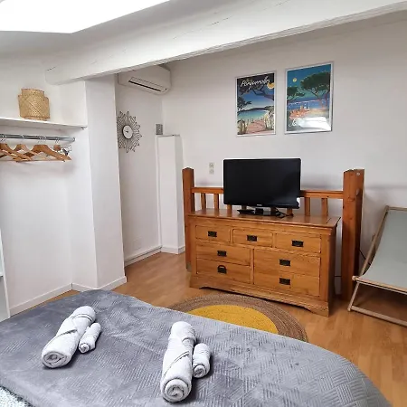 T2 Calme Proche Bonporteau Avec Clim Et Parking Apartment Cavalaire-sur-Mer